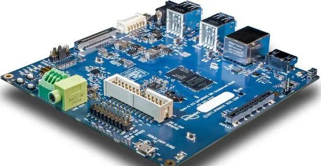 Assemblagem de PCB de giro rápido com FR-4 Material 4 camada e 0,10 mm de diâmetro mínimo do buraco para aplicações automotivas