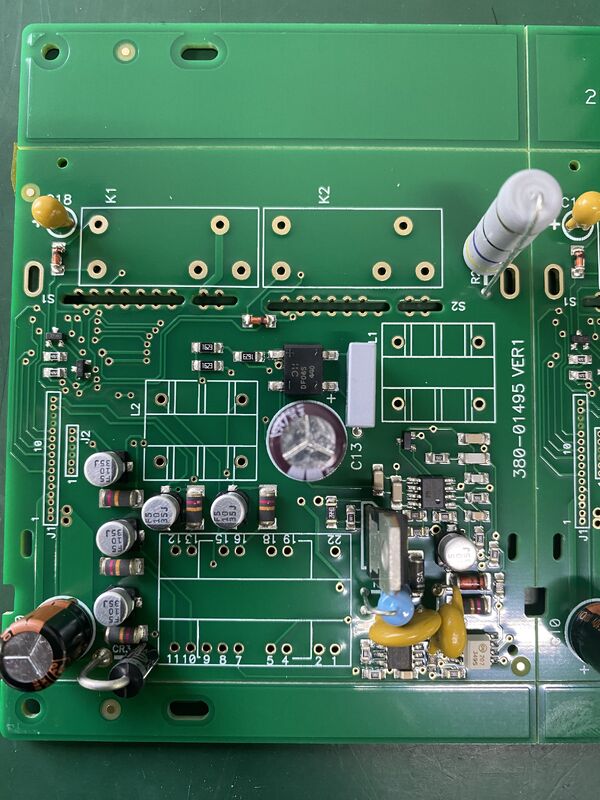 Montagem de placa de circuito industrial CEM-1 de 0,3 mm e 6 mm e componentes duráveis para aplicações eletrônicas industriais