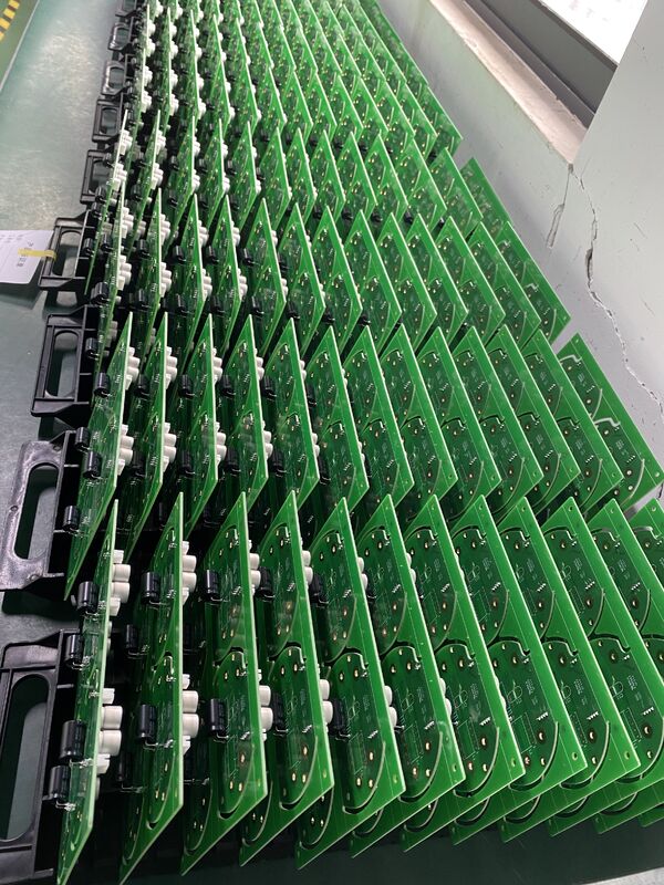 Min Espaço de bola 0,3 mm Pitch menos de 0,5 mm Processo de fabricação de PCB industrial Tamanho máximo de PCB 600 por 1200 mm Otimizado para layouts de PCB complexos